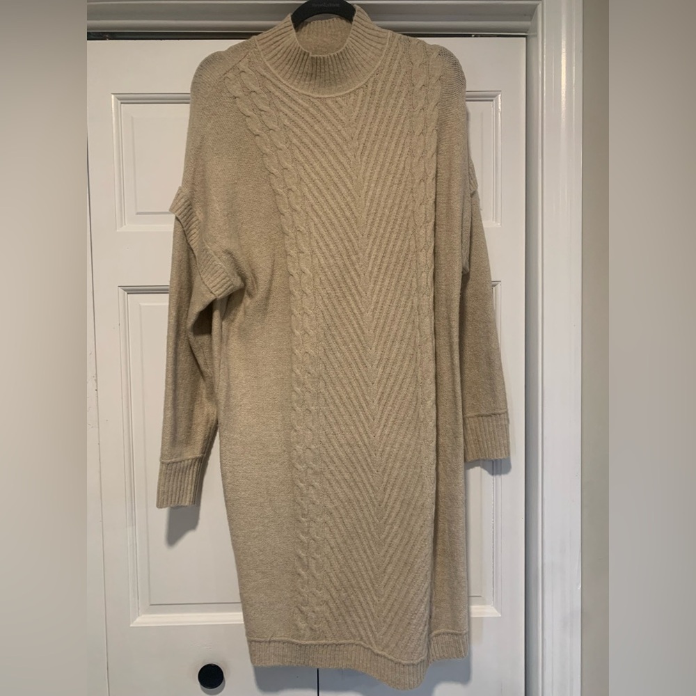 Nicole Miller long sleeve cable knit sweater dress size medium